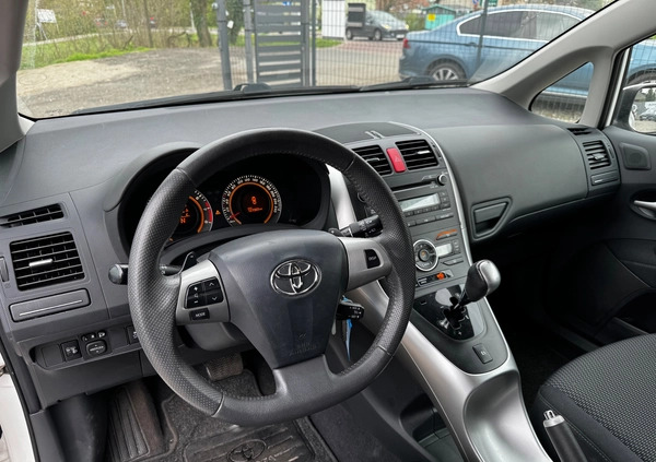 Toyota Auris cena 27050 przebieg: 121500, rok produkcji 2010 z Suwałki małe 154